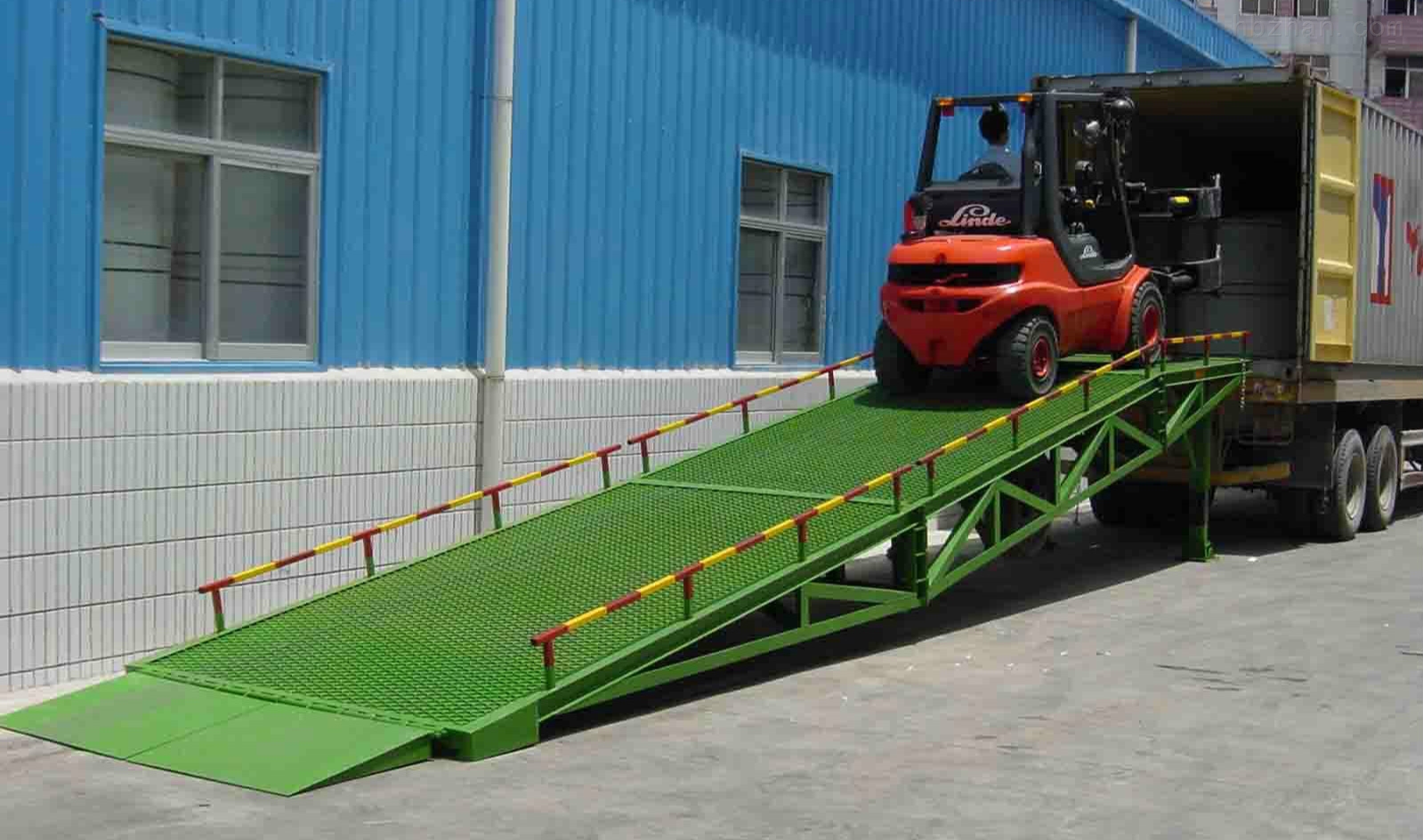 移动登车桥,叉车登车平台价格